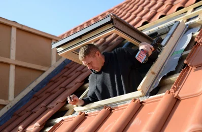 Pose de fenêtres de toit Velux à Linazay